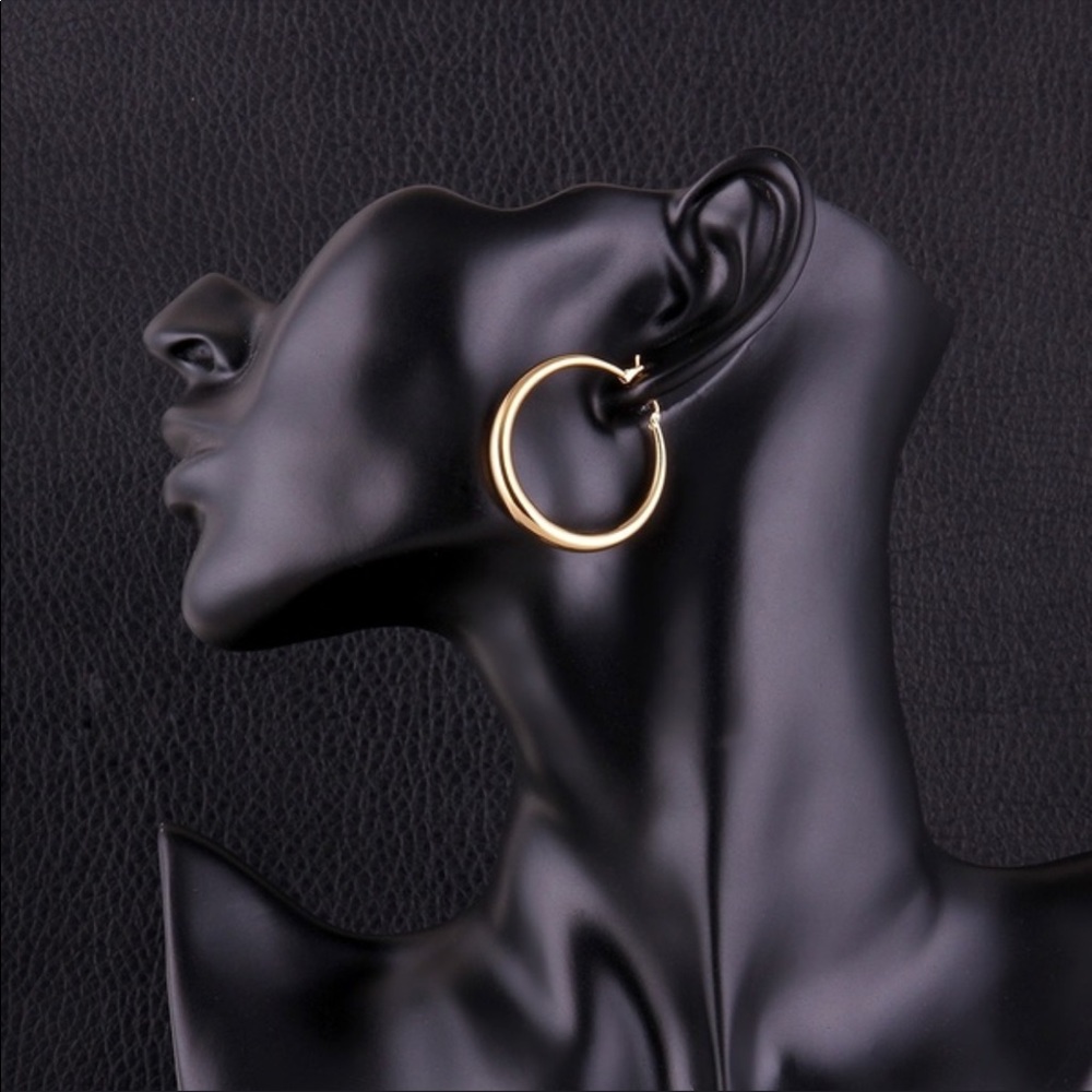 NWT Yellow Gold Plated Hoop Earings - Picture 4 of 5